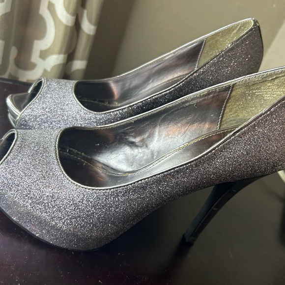 Metallic silver  open toe high heels 9 - Picture 4 of 7
